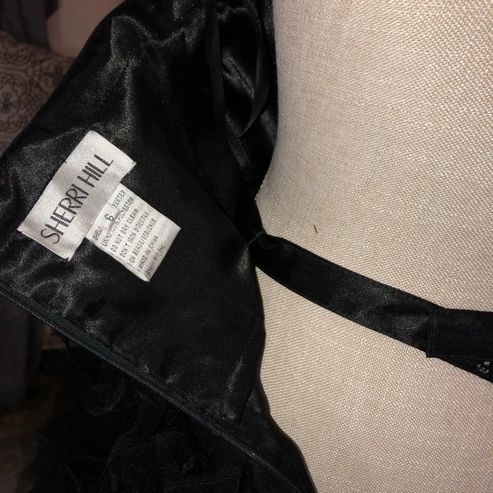 ❗️SOLD❗️Sz 6 Black Crinoline Sherri Hill - Picture 5 of 5